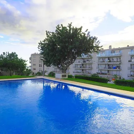 Molins By Hello Homes סיטגס