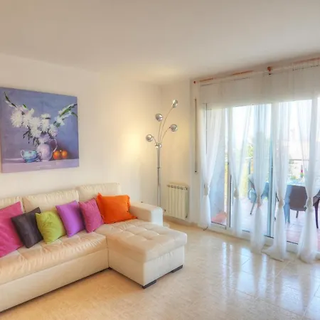 Molins By Hello Homes סיטגס
