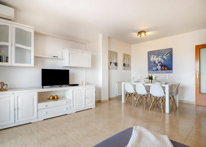 Lejlighed Molins By Hello Homes *
